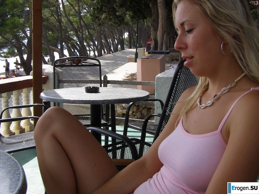 nude on the beach and in the room. Photo 45