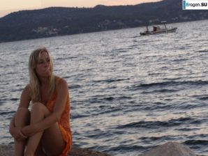 nude on the beach and in the room. Thumb 16