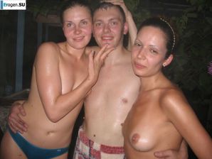 нудисты на природе за городом. Эскиз 27