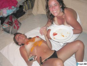 three lesbian girlfriends. Thumb 9