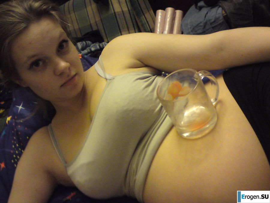 a young girl with her boyfriend frolics. Photo 17