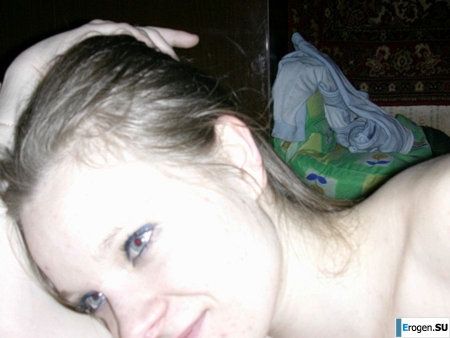 a young girl with her boyfriend frolics. Photo 21