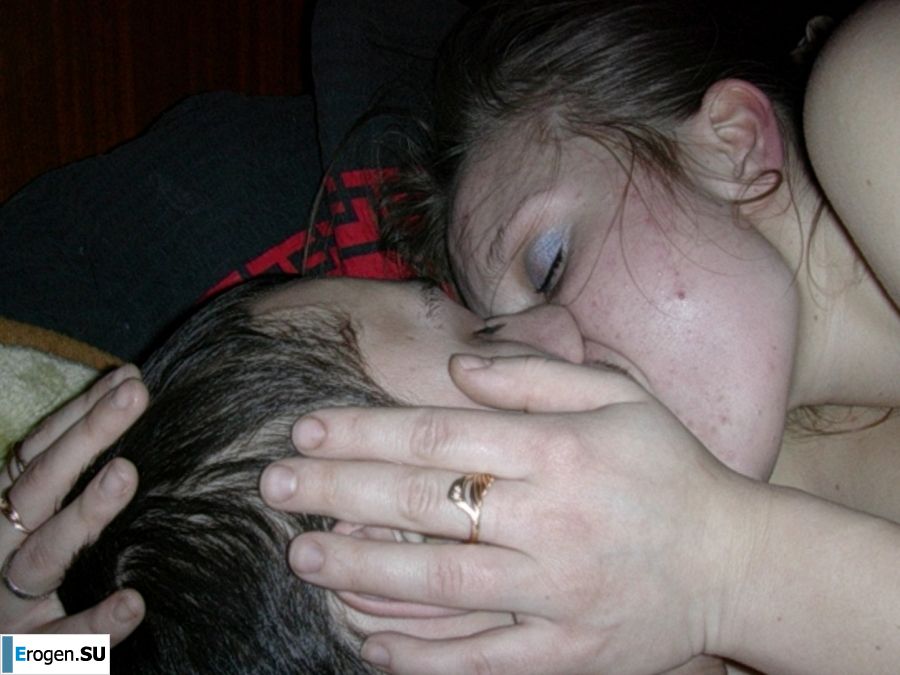 a young girl with her boyfriend frolics. Photo 39