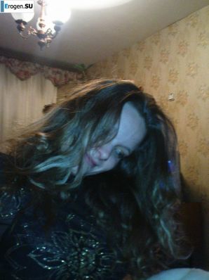 a young girl with her boyfriend frolics. Thumb 5