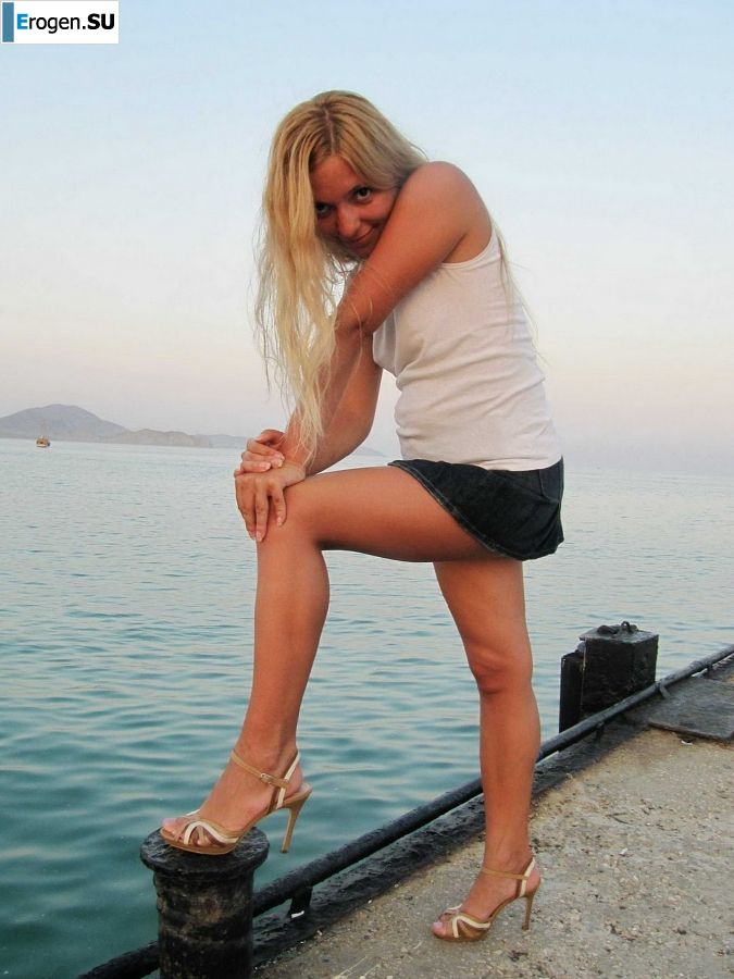 funny naked blonde. Photo 40