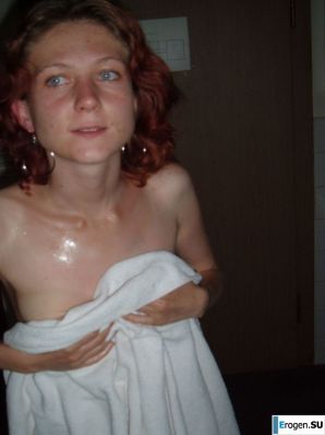 рыжая стройная бестия без нижнего белья. Эскиз 10