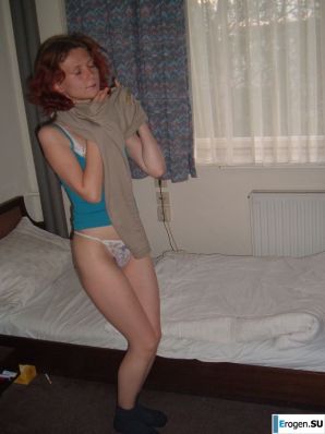 рыжая стройная бестия без нижнего белья. Эскиз 16