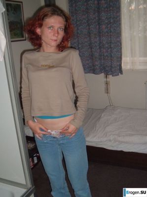 рыжая стройная бестия без нижнего белья. Эскиз 46