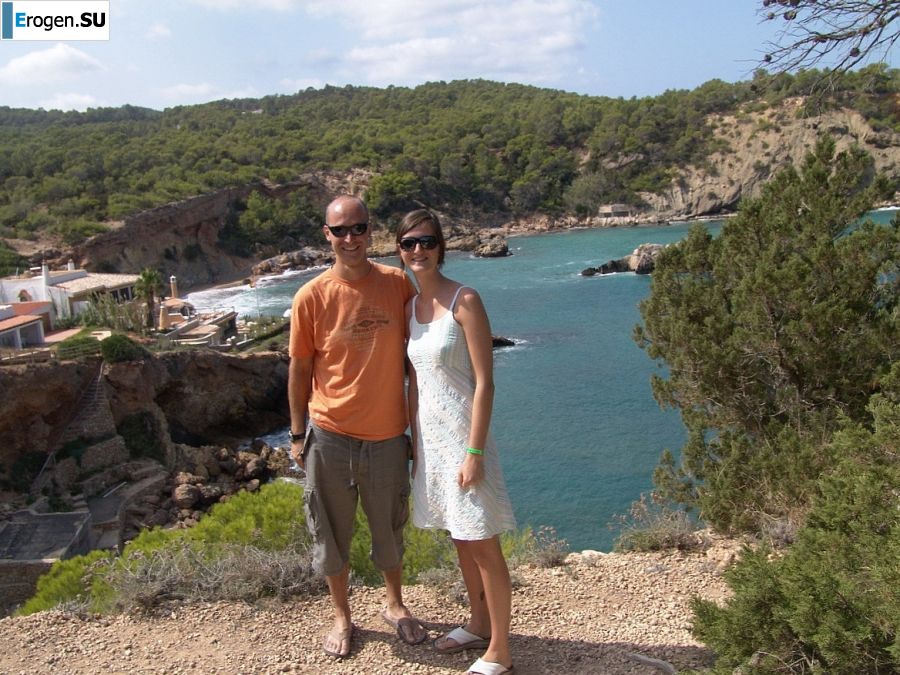 nudist on vacation with her boyfriend. Photo 28