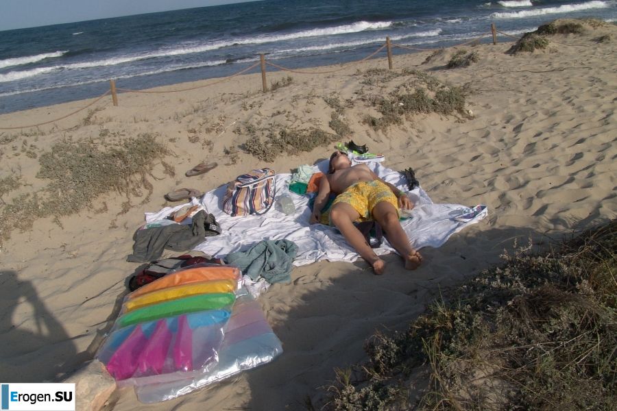 nudist on vacation with her boyfriend. Photo 45