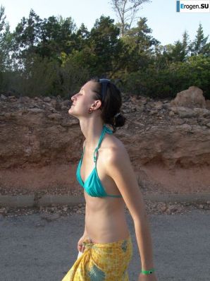 nudist on vacation with her boyfriend. Thumb 25