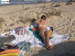 nudist on vacation with her boyfriend. Thumb 44