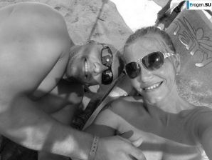 naked pregnant Lucy on the beach with the future father. Thumb 38