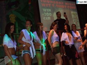 competition of wet t-shirts in a night club. Thumb 34
