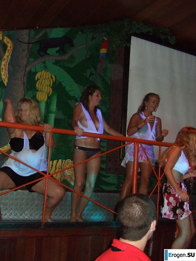 конкурс мокрых футболок в ночном клубе. Часть 2. Фото 4