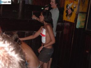 конкурс мокрых футболок в ночном клубе. Часть 2. Эскиз 33