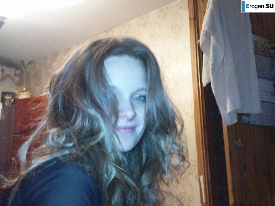 молодая девушка со своим парнем резвится. Часть 2. Фото 7