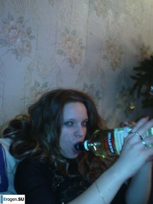 молодая девушка со своим парнем резвится. Часть 2. Эскиз 14