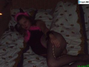 молодая девушка со своим парнем резвится. Часть 2. Эскиз 23