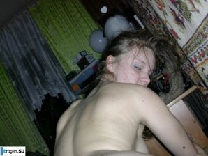 молодая девушка со своим парнем резвится. Часть 2. Эскиз 37