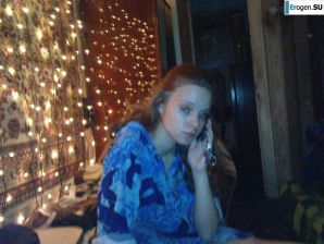 молодая девушка со своим парнем резвится. Часть 2. Эскиз 6