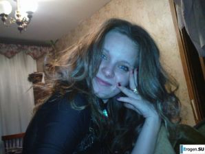 молодая девушка со своим парнем резвится. Часть 2. Эскиз 8