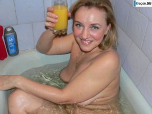 опытная голубоглазка и ее потрахушки. Эскиз 14