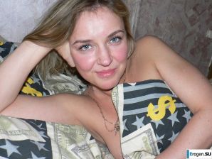 опытная голубоглазка и ее потрахушки. Эскиз 5