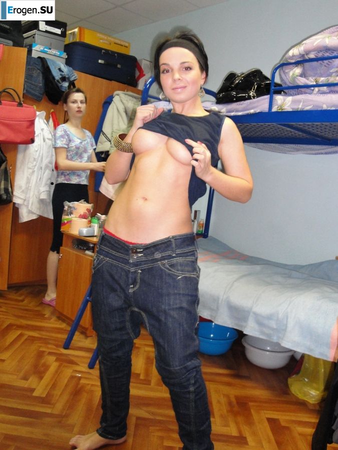 art session in a student hostel. Photo 34