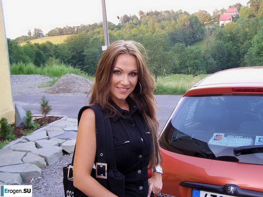 стриптизерша за кулисами. Фото 22