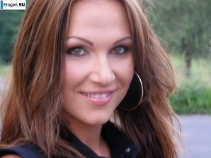 стриптизерша за кулисами. Эскиз 32