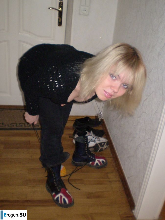 милая голая студентка кайфует. Фото 39