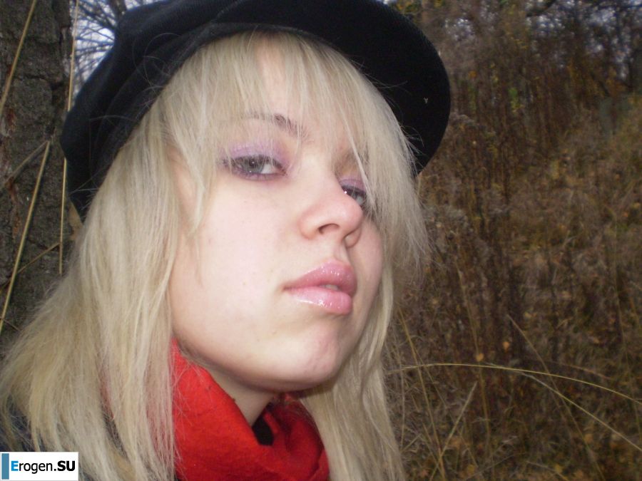 милая голая студентка кайфует. Фото 53