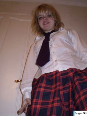 милая голая студентка кайфует. Эскиз 19