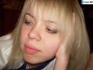 милая голая студентка кайфует. Эскиз 23