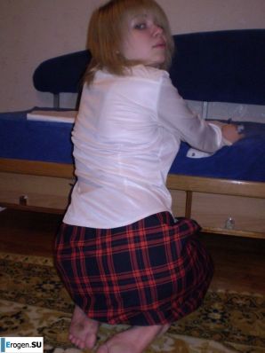 милая голая студентка кайфует. Эскиз 24