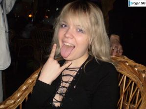 милая голая студентка кайфует. Эскиз 29