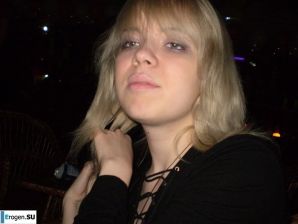 милая голая студентка кайфует. Эскиз 30