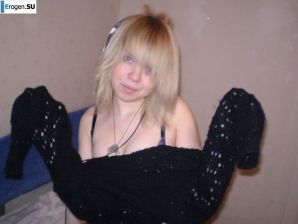 милая голая студентка кайфует. Эскиз 45