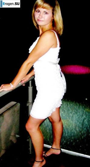 naked girl with a camera. Thumb 31