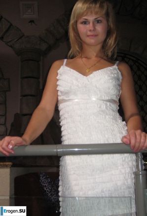 naked girl with a camera. Thumb 39