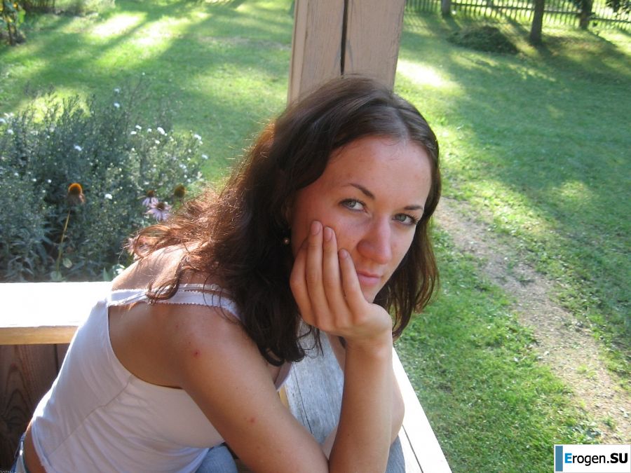 молодая пара тусуется без трусов. Фото 29