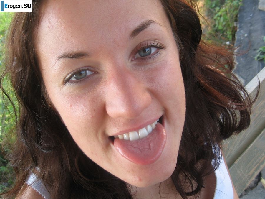 молодая пара тусуется без трусов. Фото 4