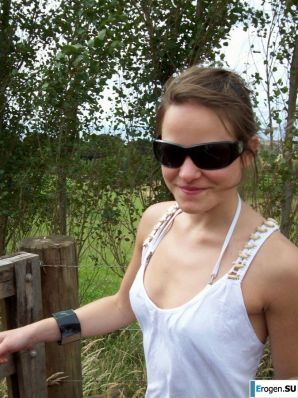 first shaved and then overgrown pussy. Thumb 1