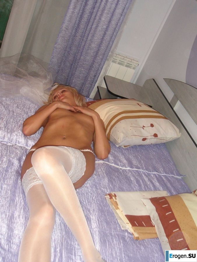 wedding and honeymoon of a blonde model. Photo 11