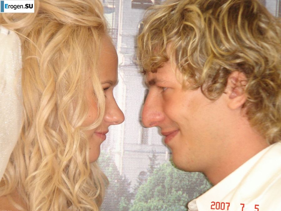 wedding and honeymoon of a blonde model. Photo 8