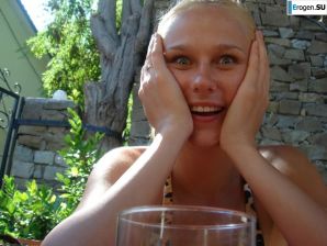 wedding and honeymoon of a blonde model. Thumb 18