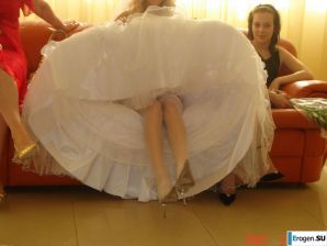 wedding and honeymoon of a blonde model. Thumb 9