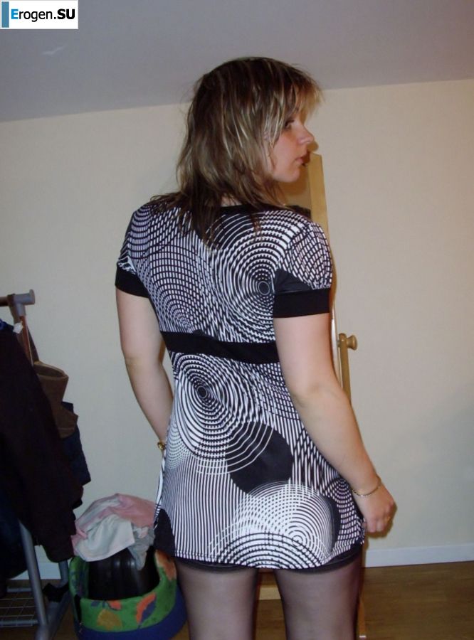 a magnificent girl undressed waiting for his cock. Photo 22