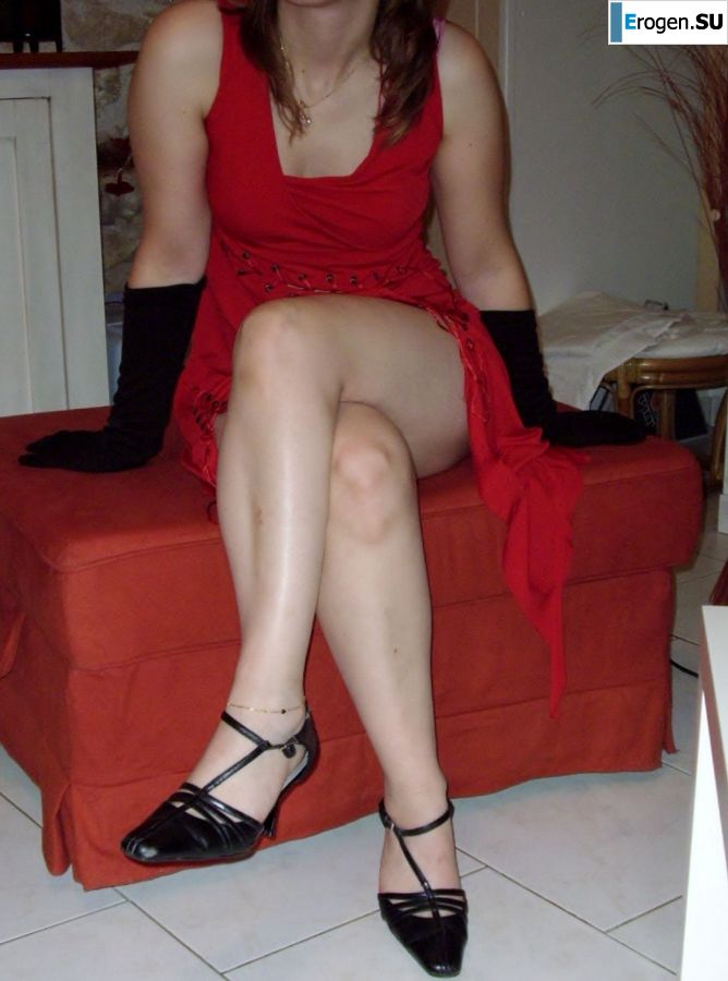 a magnificent girl undressed waiting for his cock. Photo 25